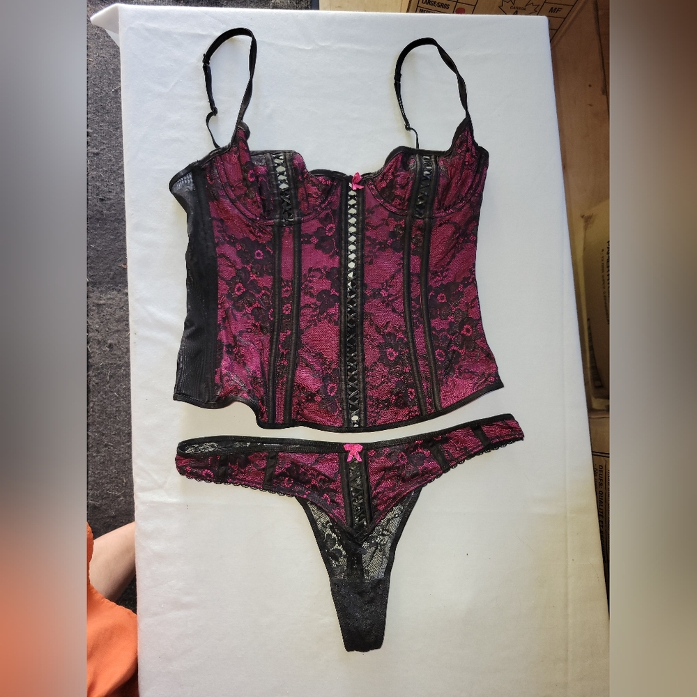 Love Black and Pink Lace Bra Set Size Medium B 36